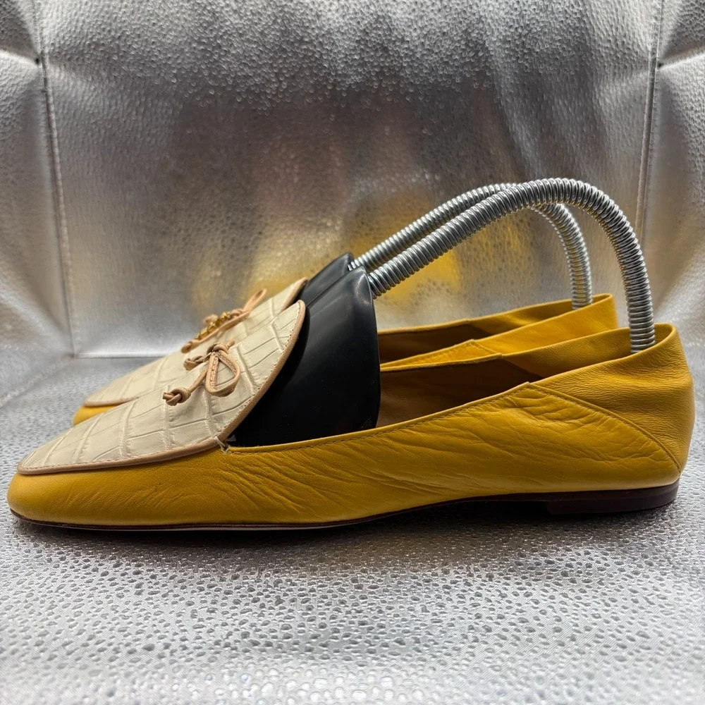 Size 6.5‎ M Tory Burch Tory Charm Yellow Goldfinch Cream Embossed Flat Loafers
